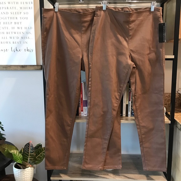 🌿 Last One! High Waisted Camel Leather Pants - Picture 3 of 3